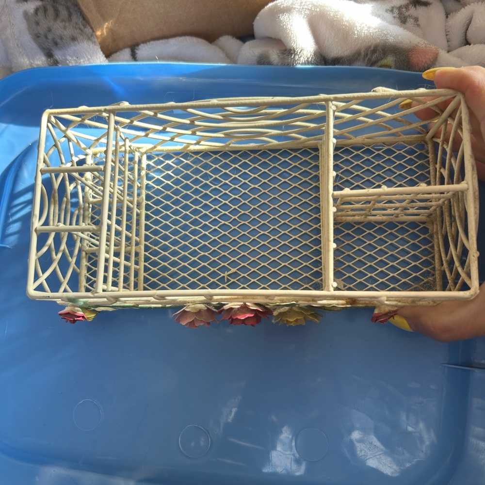 Vintage Square Metal Wire Basket, Ivory Flower Decorated - Picture 4 of 6